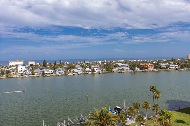 Building Photo - 690 Island Way