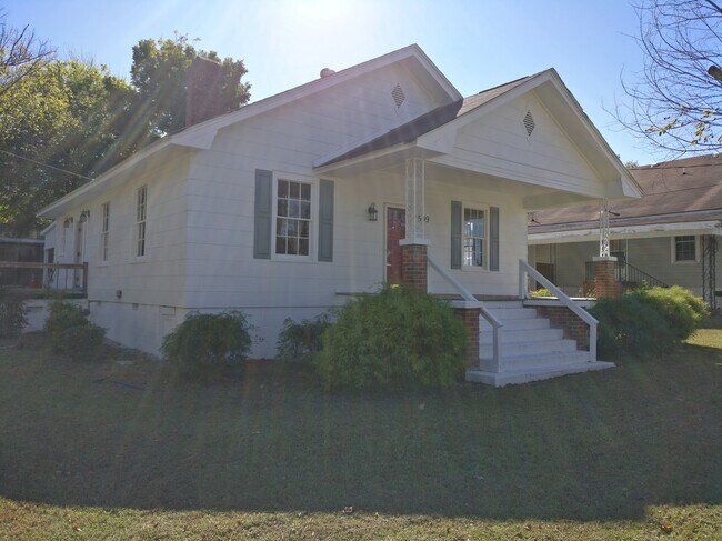 Building Photo - 509 W F Street