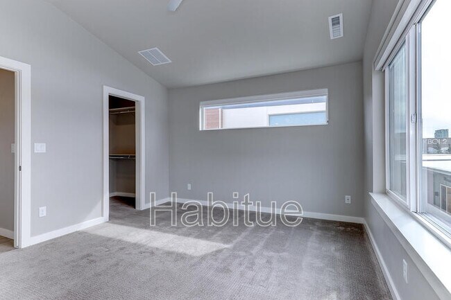 Building Photo - 1639 W Idaho St