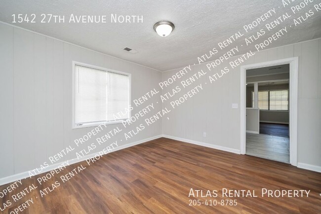 Building Photo - 1542 27th Ave N