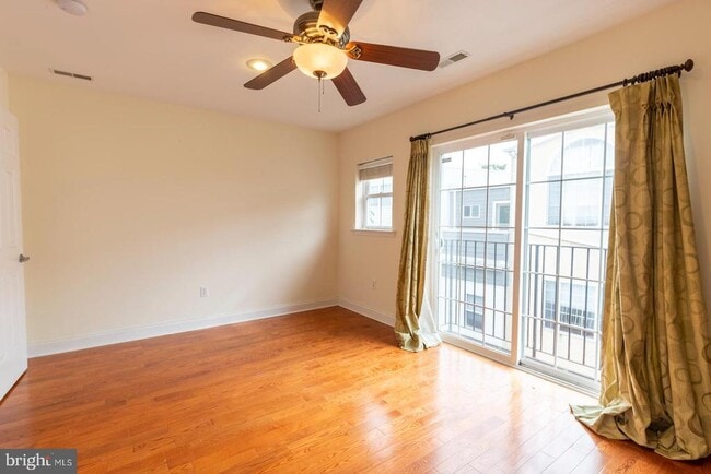 Building Photo - 1017 Dorrance St