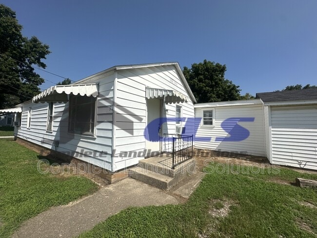 Building Photo - 916 Kussner St