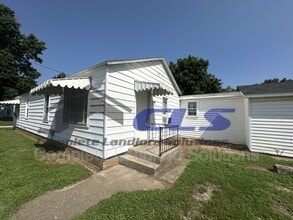 Building Photo - 916 Kussner St