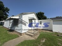 Building Photo - 916 Kussner St