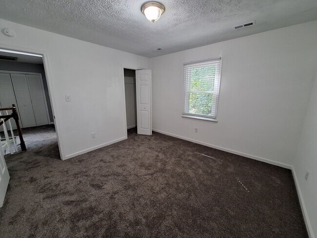 Building Photo - 212 Earle Ct