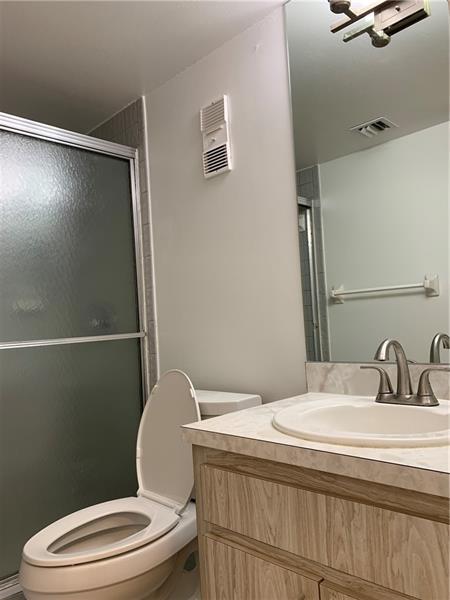 Building Photo - 250 Jacaranda Dr