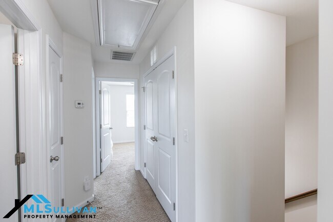 Building Photo - 108 Mt Evans Dr