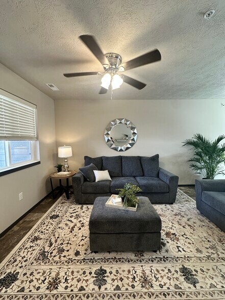 Building Photo - 2200 N Main Ave