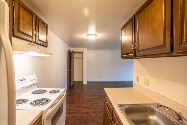 Building Photo - Robertson1001 (KC-JF-NB)