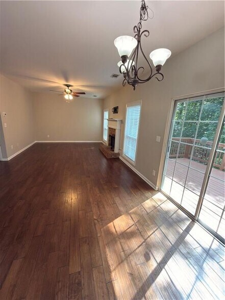 Building Photo - 5706 Amberside Ln NE