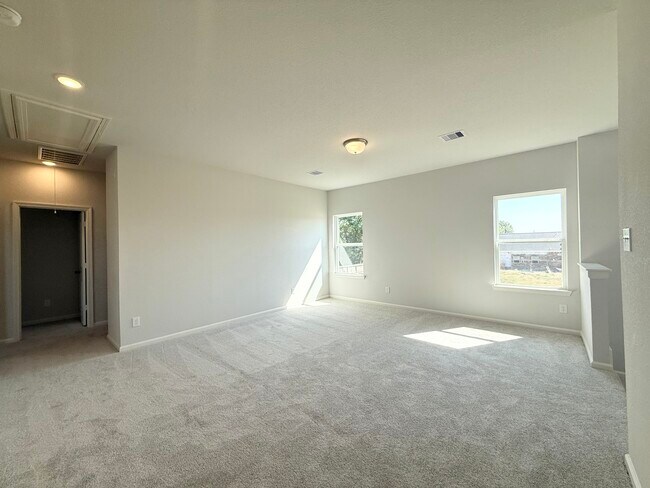 Building Photo - 15455 Foresail Ln