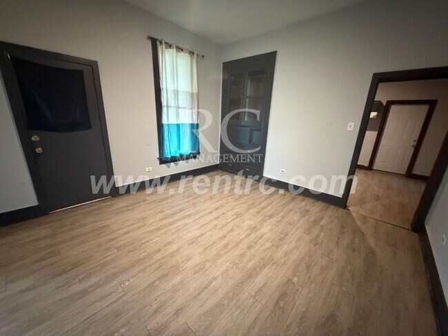 Building Photo - 612 Wayne-