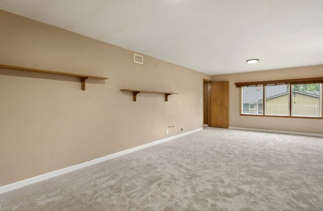 Building Photo - OREGON MID CENTURY DREAM