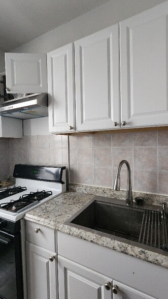 Primary Photo - 6717-6718 8th Ave