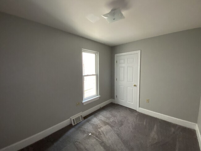 Building Photo - 22 E Orange St