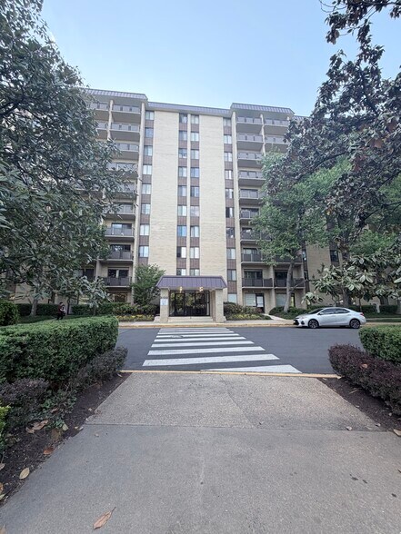 Building Photo - 3100 S Manchester St