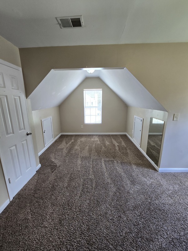 Building Photo - 462 Gresham Dr