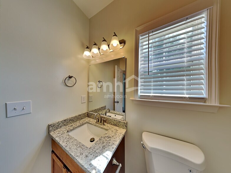 Building Photo - 3047 Romain Trail