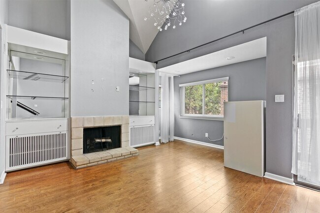Building Photo - 1114 Augusta Dr