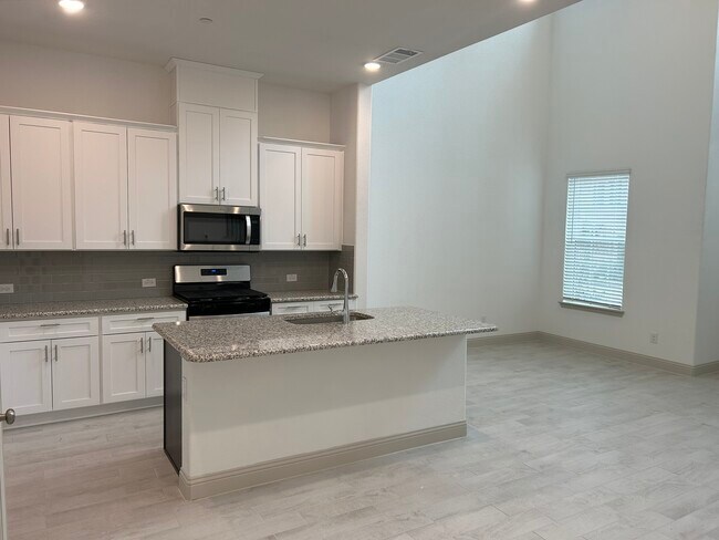 Building Photo - 4165 Shavano Dr