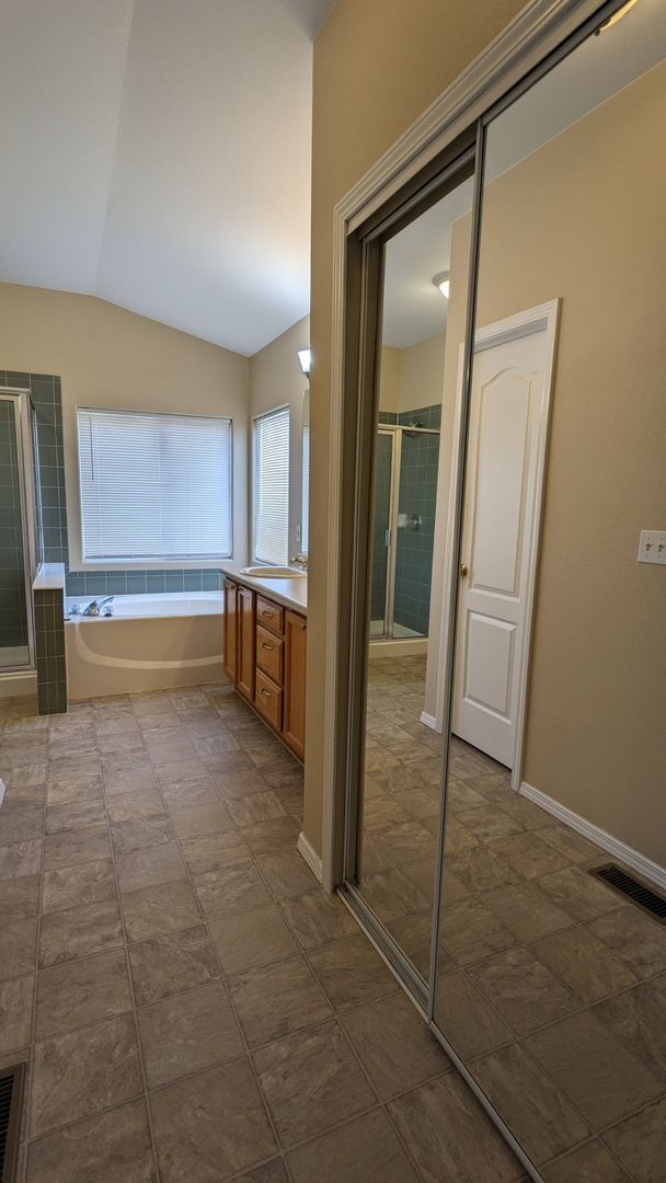 Building Photo - TWO STORY WITH FINISHED WALKOUT BASEMENT A...
