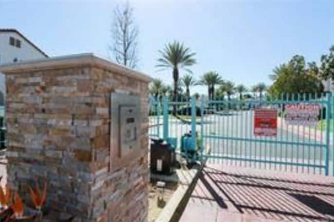 Building Photo - Rancho Del Mar Townhome in Central Temecul...