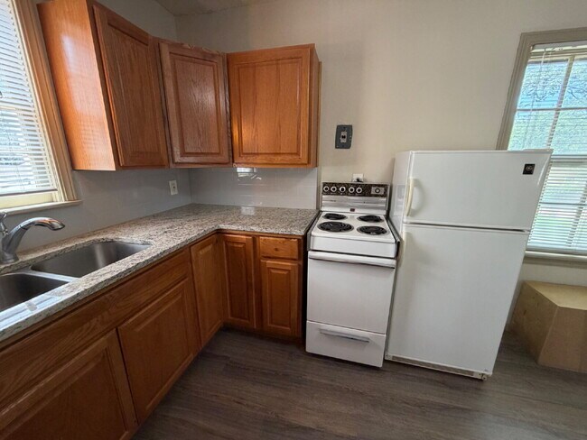 Building Photo - 1 bedroom above garage in Tech Terrace