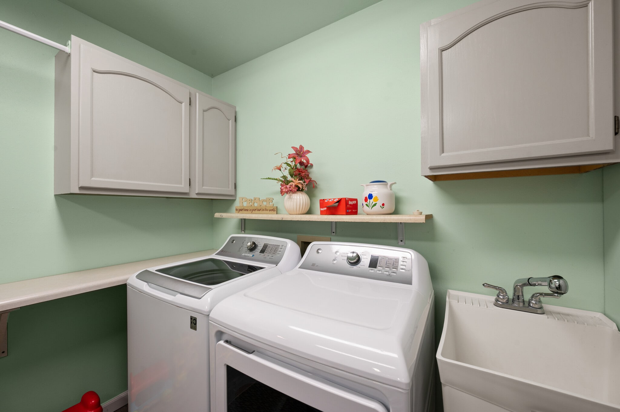 Building Photo - 930 Hideaway Hills Cir