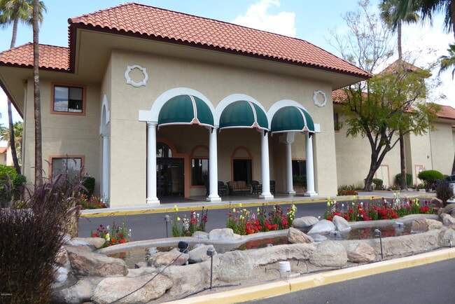 Building Photo - 10330 W Thunderbird Blvd