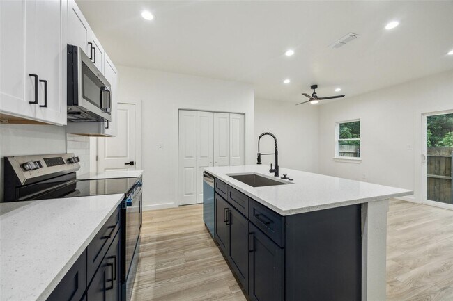 Building Photo - WOW! Modern & Brand-New Home in Samson Par...