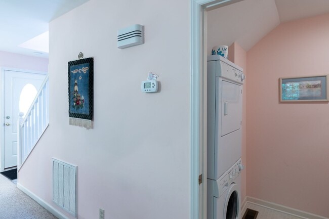 Building Photo - ***MONTREAT SCHOOL YEAR RENTAL***