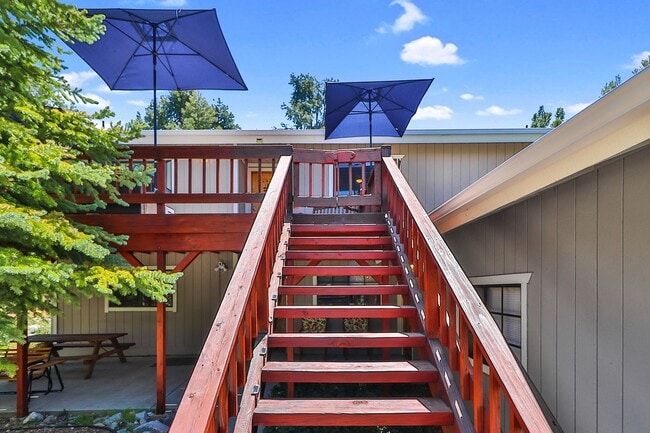 Building Photo - Charming 3 Bed Mountain Retreat | Wood Beams, Fireplace & Deck