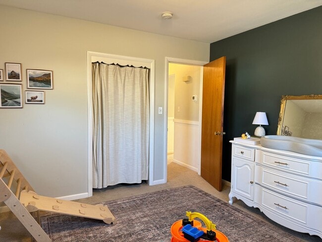 Building Photo - Charming 2 Bedroom Home in Prime Lititz Location - Attached Garage & Large Unfinished Basement