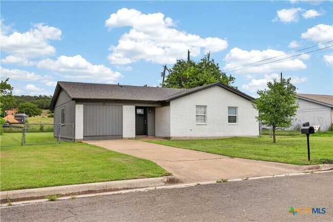 Building Photo - 109 Moss Rd
