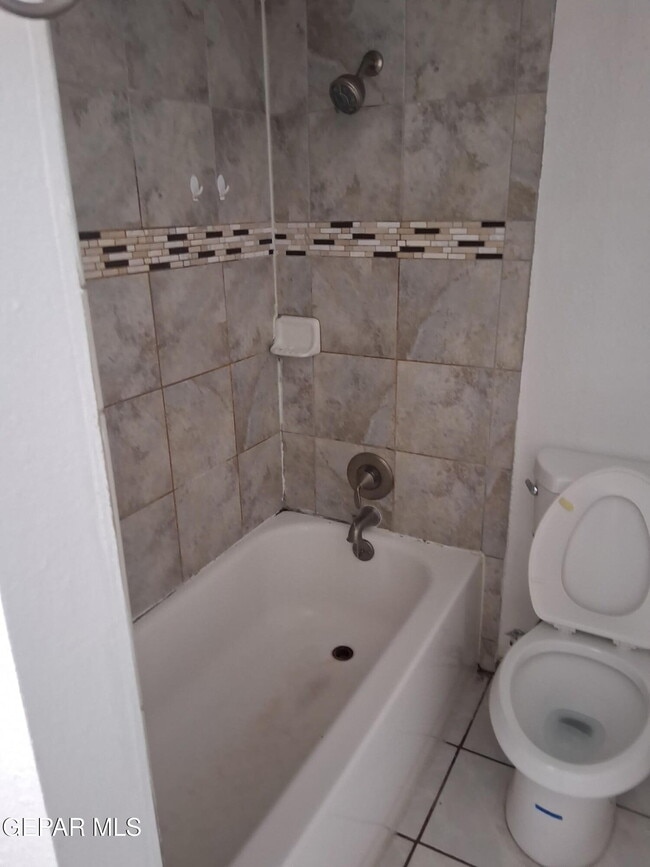 Building Photo - 2807 Beachcomber Dr