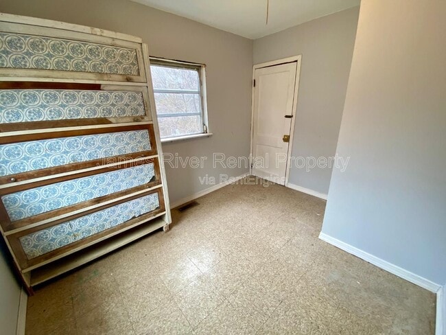 Building Photo - 1805 Ridge Ave