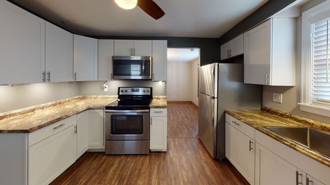 Building Photo - Charming 3-Bedroom, 2-Bath Single-Family H...