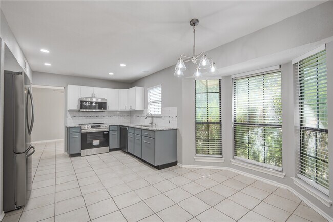 Building Photo - 20403 White Poplar Dr