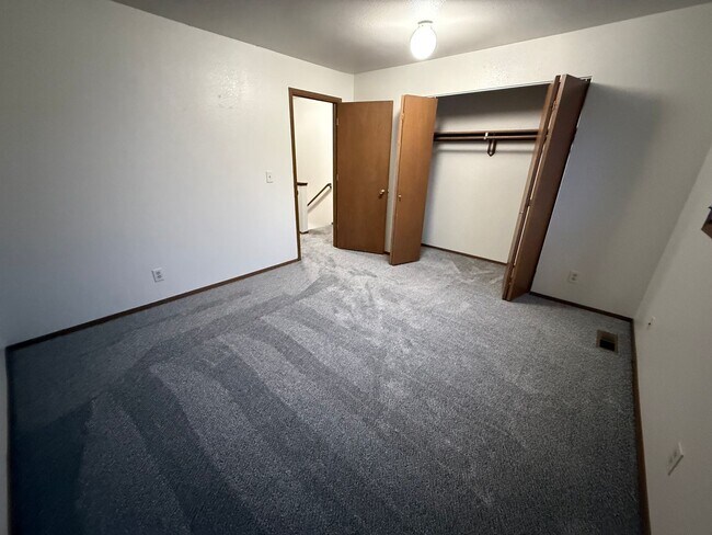 Building Photo - 4075 E 20th Ave