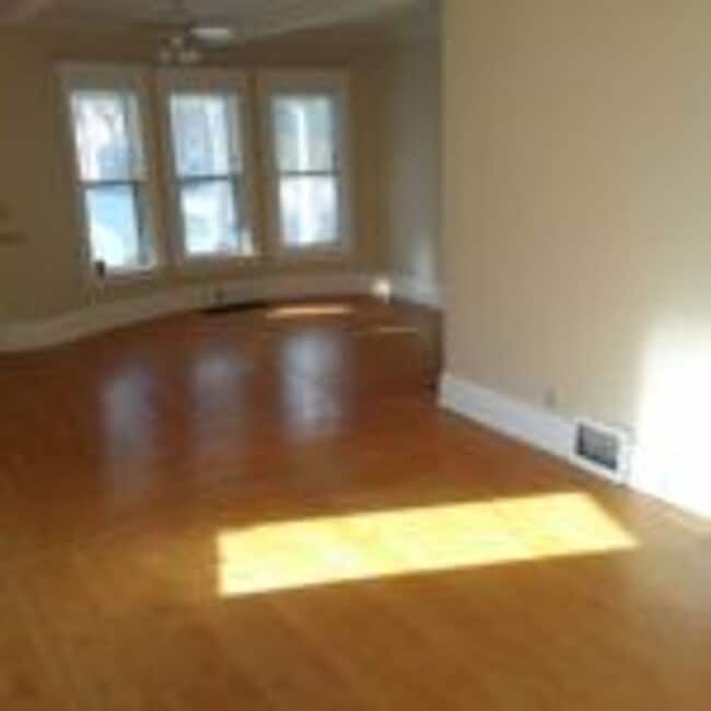 Building Photo - 2614 N Prospect Ave