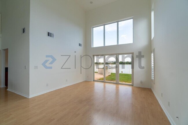Building Photo - 5290 NW 53rd Ave
