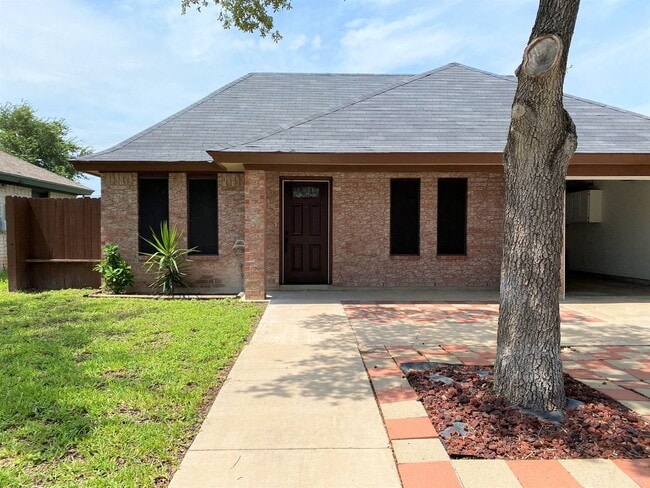 Building Photo - 3Bed/2 Bath Well kept and Upgraded! ( Mcallen TX )