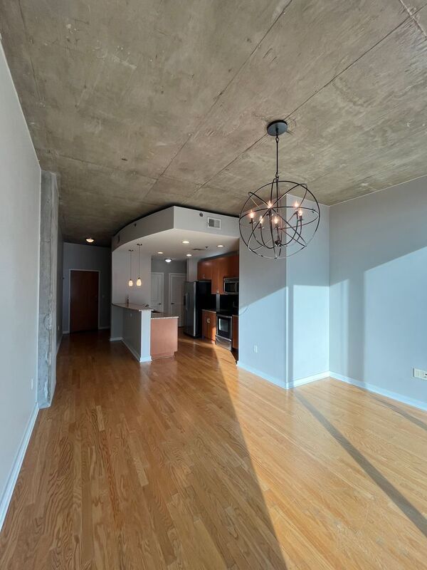 Building Photo - 301 Demonbreun St