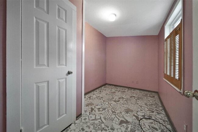 Building Photo - 606 Granberry St