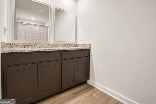 Building Photo - 1129 Bluecoat Cir
