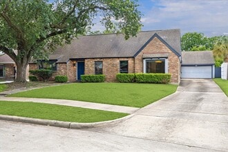 Building Photo - 9310 Woodmeadow St