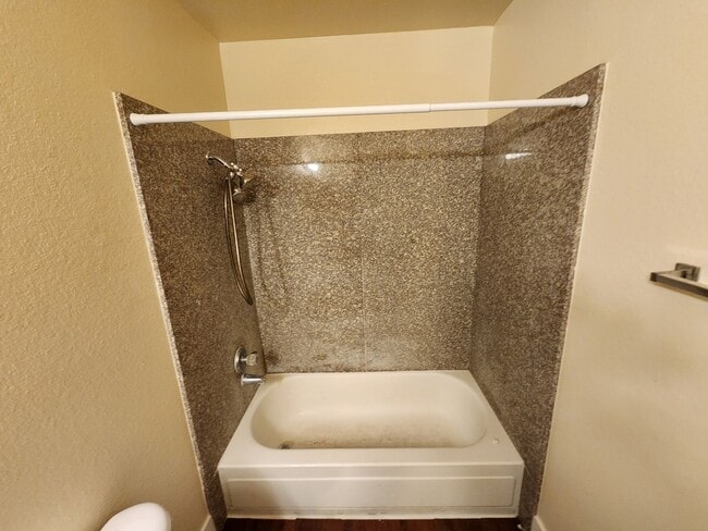 Building Photo - Beautiful Bella Vita 1 Bedroom/1 Bath unit.