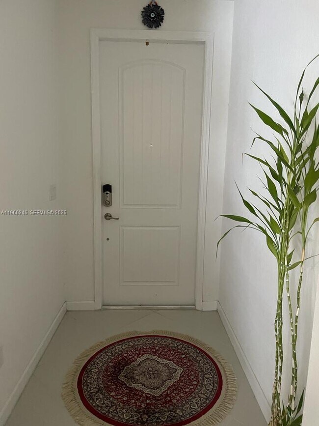 Building Photo - 9602 Town Parc Cir S