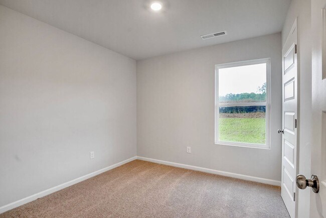 Building Photo - 813 Ashford Dr
