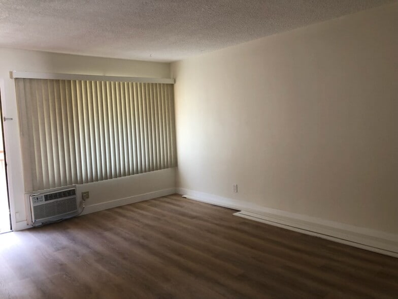 Building Photo - 5430 Corteen Pl